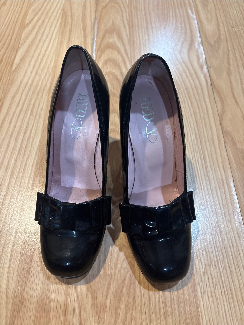 RED V Vero Cuoio Black Patent Bow-Accent Block Heels